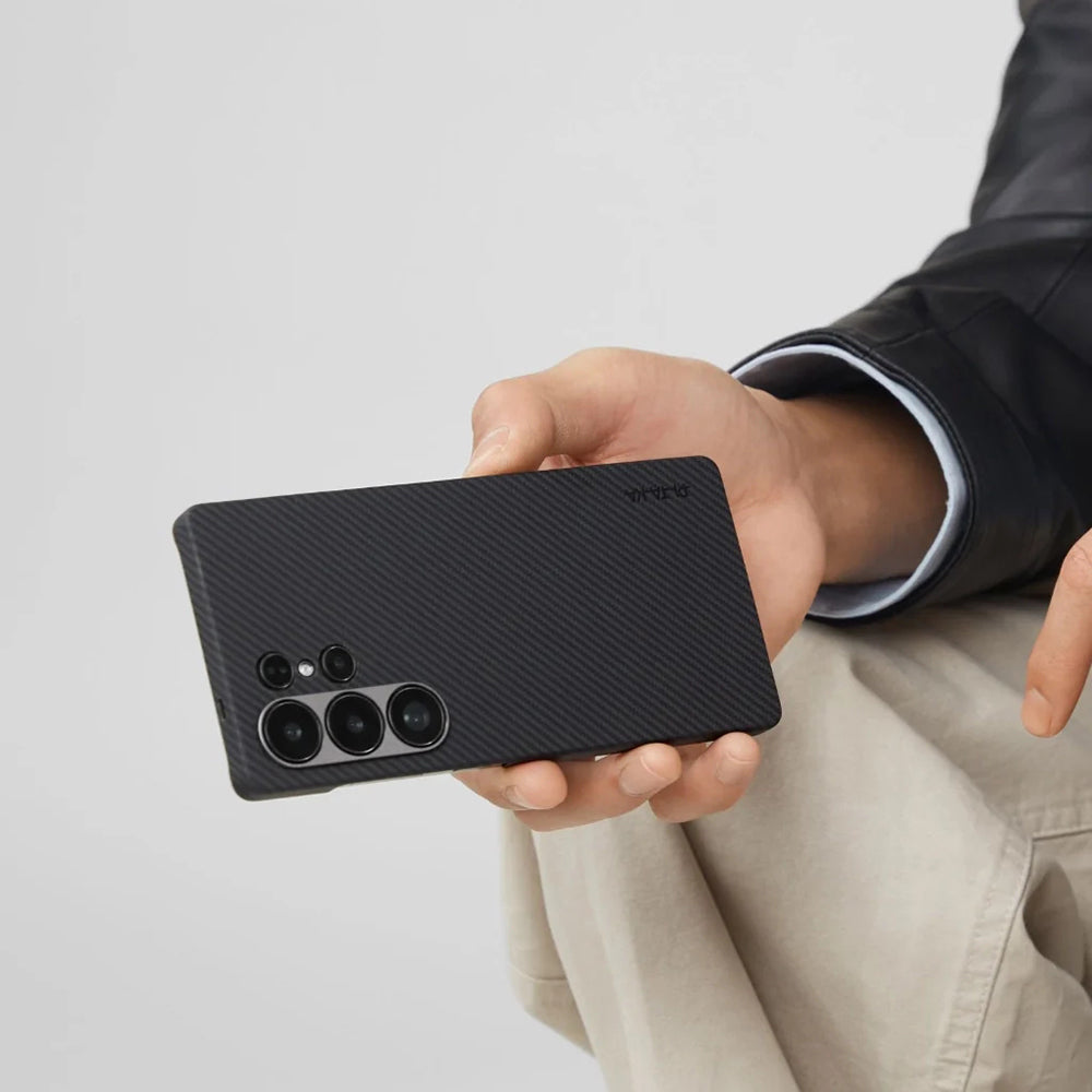 Galaxy S25 Ultra Kılıf M-safe Şarj Özellikli 600D Aramid Fiber Pitaka Ultra-Slim Classic Serisi Black-Grey Twill Kılıf Galaxy S25 Ultra Kılıf M-safe Şarj Özellikli 600D Aramid Fiber Pitaka Ultra-Slim Classic Serisi Black-Grey Twill Kılıf